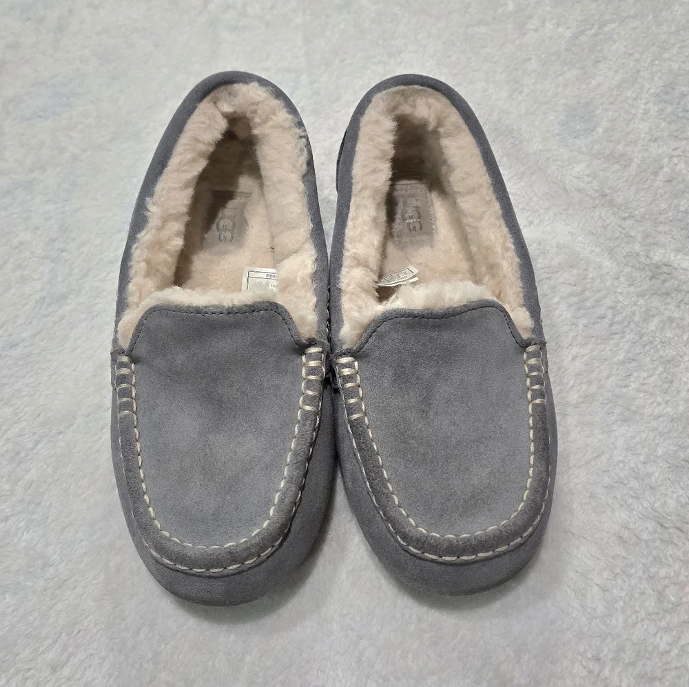 Women's UGG Slippers Suede Sheepskin Ansley Moccasins Slip On Size 9 Light Blue - Picture 2 of 7